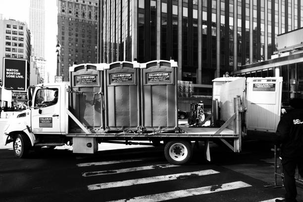 Best Luxury portable toilet rental  in Walnut Creek, OH